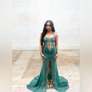 Emerald Green Prom Dress with Intricate Detailing